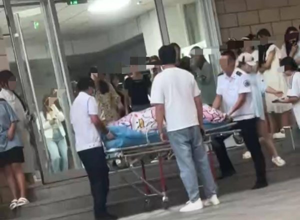 聚富配资 甘肃一职院女生在学校宿舍分娩，家人在病房陪护拒绝探视，妇联：将持续跟进