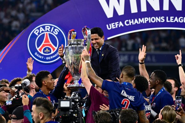 诚利和  纳赛尔: 姆巴佩、伊布和卡瓦尼为巴黎的成功发挥了重要作用