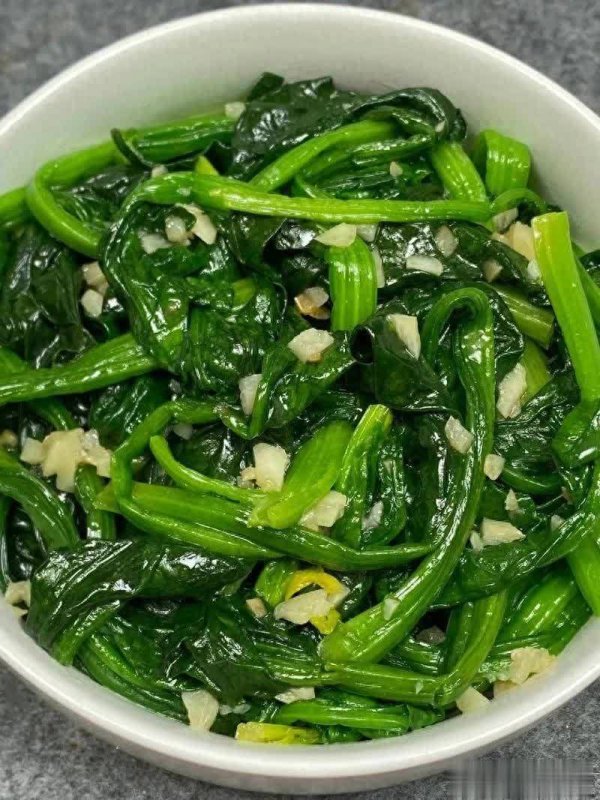 大牛时代配资 中老年必吃8种菜，隔天吃一次，润肺护肝还开胃！